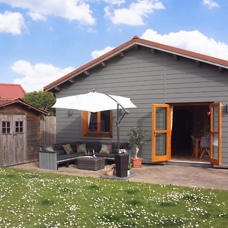 Villa Emilia - Gemuetliches Kinderfreundliches Blockhaus Mit Umzaeuntem Garten Sint Annaland Exterior photo